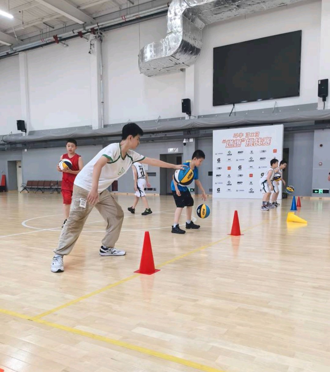 篮球模拟训练中的体能训练解决方案_2